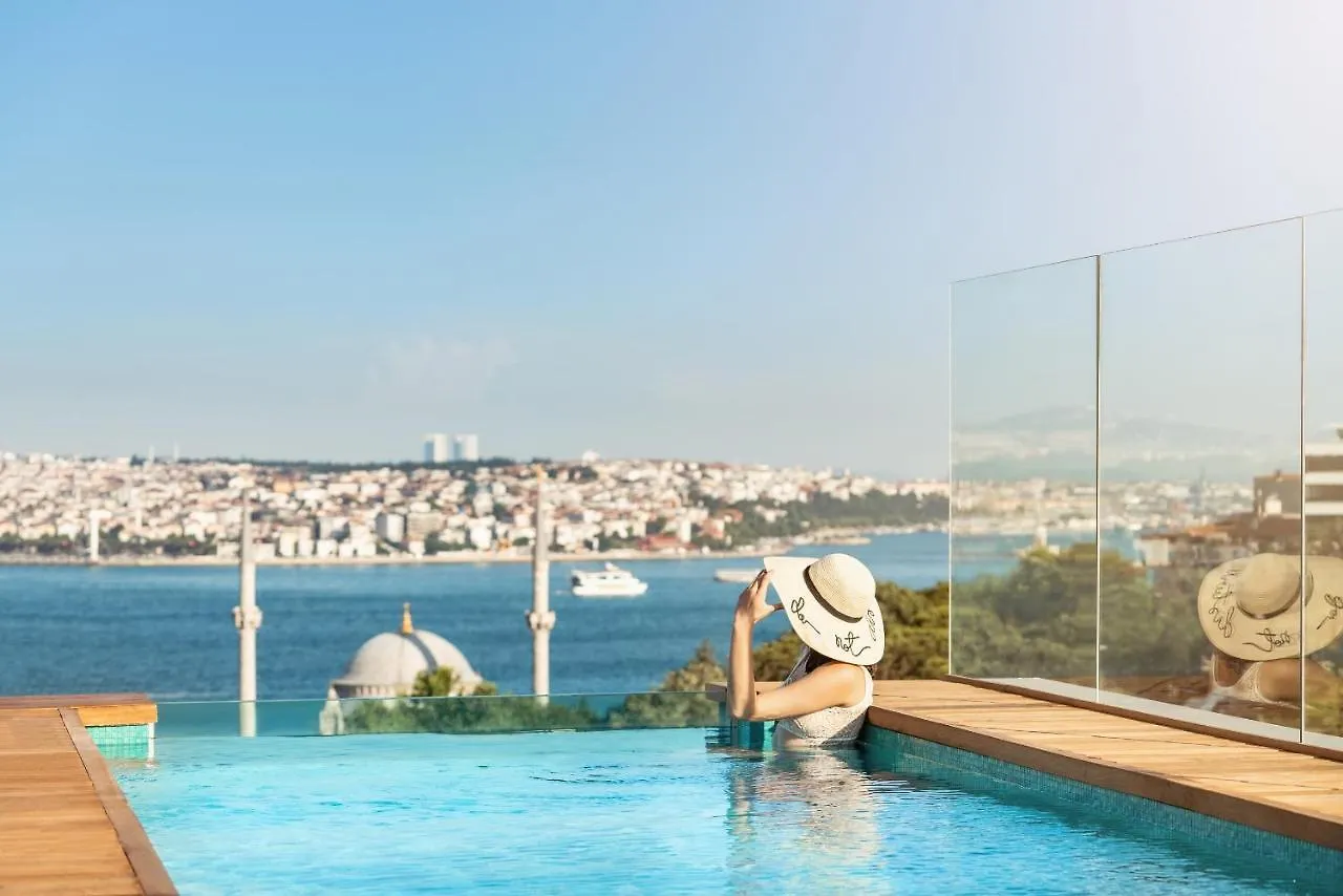 Hotel The Ritz-Carlton, Istanbul At The Bosphorus 5*,