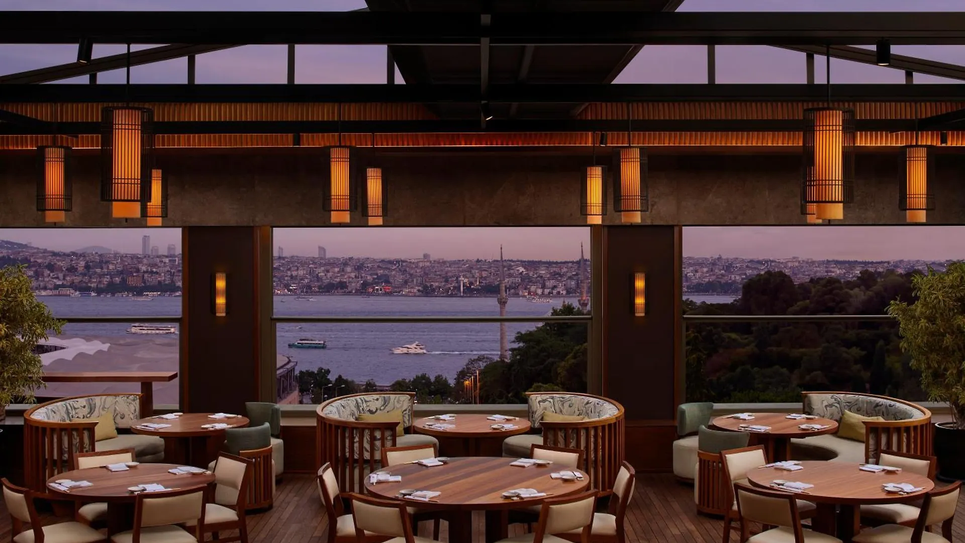 *****  Hotel The Ritz-Carlton, Istanbul At The Bosphorus Turecko