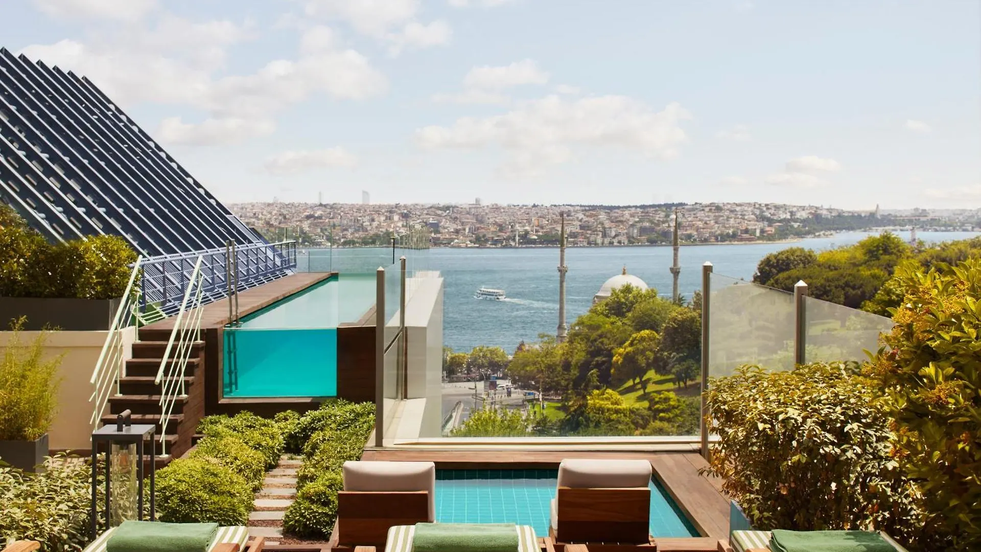 فندق The Ritz-Carlton, Istanbul at the Bosphorus