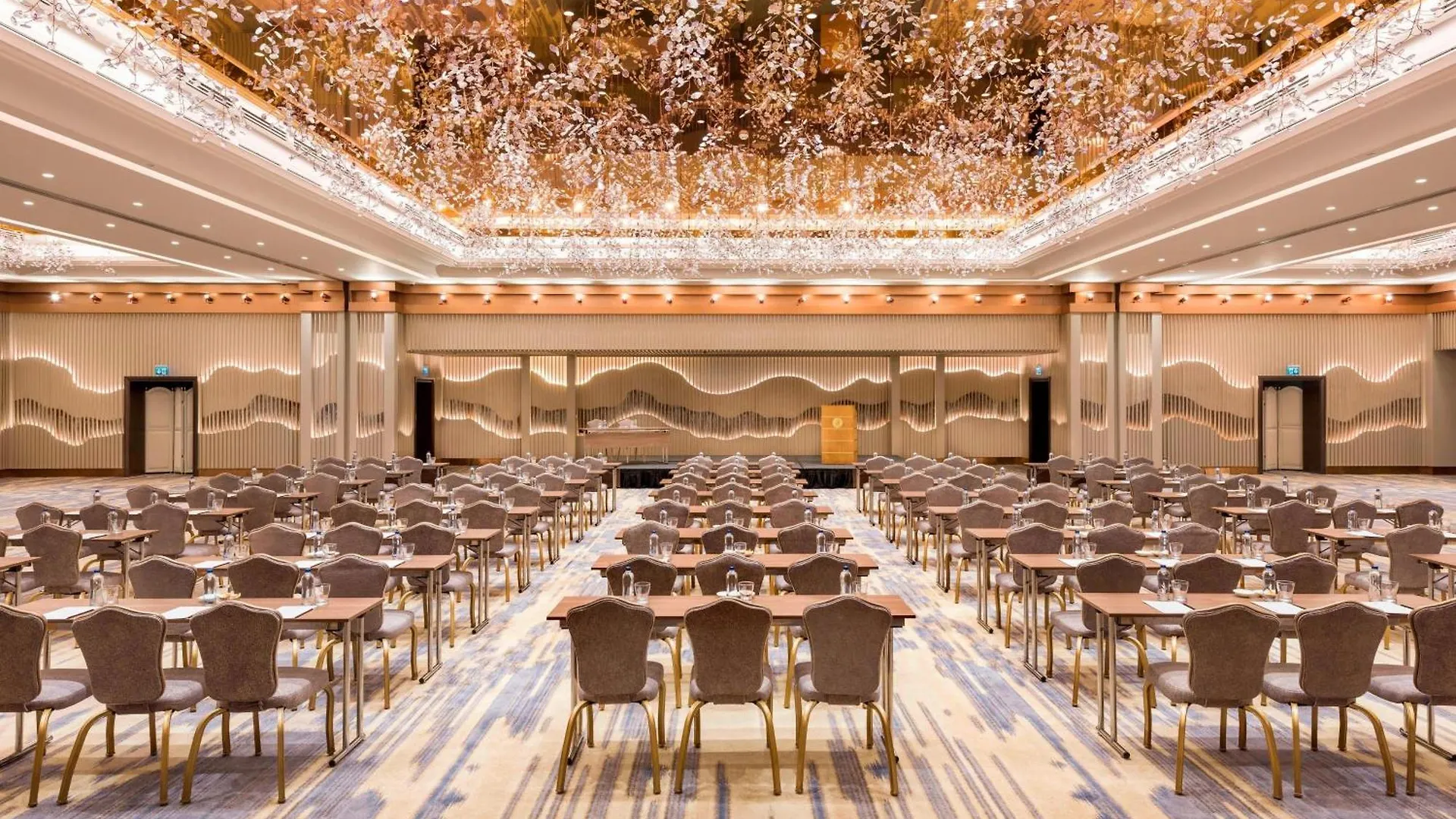 فندق The Ritz-Carlton, Istanbul at the Bosphorus