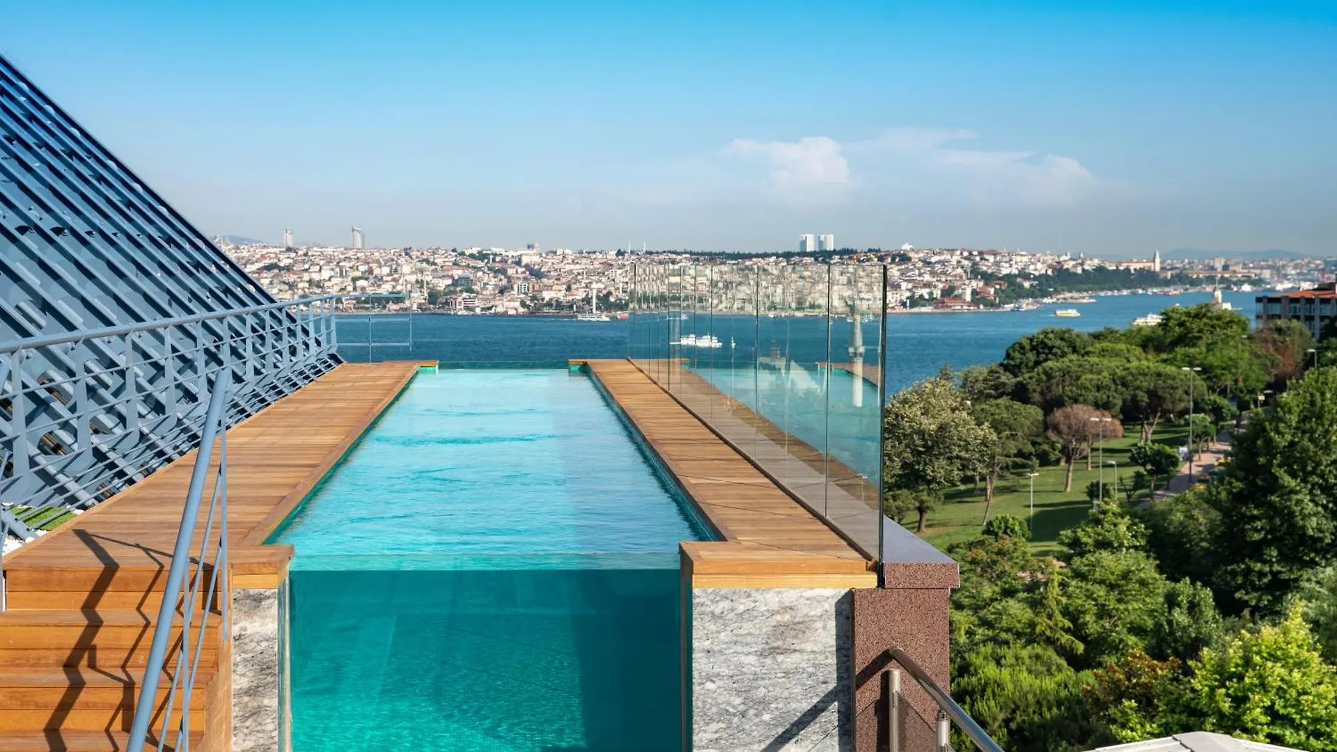 The Ritz-Carlton, Istanbul At The Bosphorus Hotel