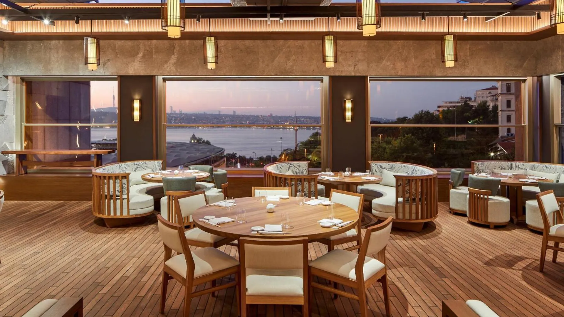 The Ritz-Carlton, Istanbul At The Bosphorus Hotel